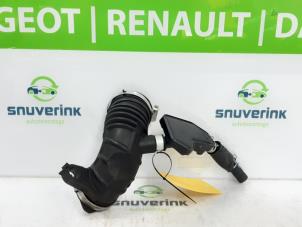 Gebruikte Aanzuigslang Lucht Renault Arkana (RJLL) 1.6 E-Tech 145 16V Prijs € 36,30 Inclusief btw aangeboden door Snuverink Autodemontage