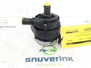 Gebruikte Waterpomp Renault Arkana (RJLL) 1.6 E-Tech 145 16V Prijs € 121,00 Inclusief btw aangeboden door Snuverink Autodemontage