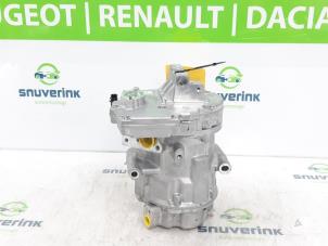 Gebruikte Pomp Airco Renault Arkana (RJLL) 1.6 E-Tech 145 16V Prijs € 901,45 Inclusief btw aangeboden door Snuverink Autodemontage