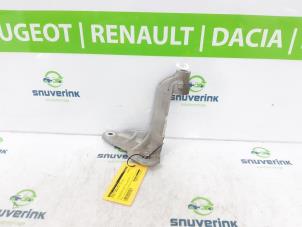 Gebruikte Reactiestang links-voor Renault Arkana (RJLL) 1.6 E-Tech 145 16V Prijs € 24,20 Inclusief btw aangeboden door Snuverink Autodemontage