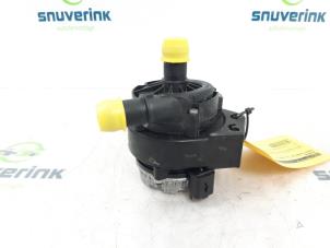 Gebruikte Waterpomp Renault Arkana (RJLL) 1.6 E-Tech 145 16V Prijs € 121,00 Inclusief btw aangeboden door Snuverink Autodemontage