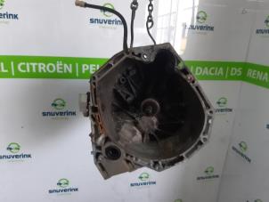 Gebruikte Versnellingsbak Renault Scénic III (JZ) 1.5 dCi 110 Prijs € 224,98 Margeregeling aangeboden door Snuverink Autodemontage