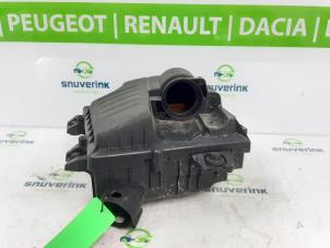 Gebruikte Luchtfilterhuis Opel Vivaro 2.5 CDTI 16V Prijs € 42,34 Inclusief btw aangeboden door Snuverink Autodemontage