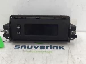 Gebruikte Display Interieur Opel Vivaro 2.5 CDTI 16V Prijs € 12,50 Inclusief btw aangeboden door Snuverink Autodemontage