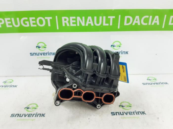 Gebruikte Inlaatspruitstuk Peugeot 108 1.0 12V Prijs € 49,72 Margeregeling aangeboden door Snuverink Autodemontage