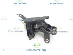 Gebruikte Motorsteun Peugeot 108 1.0 12V VVT-i Prijs € 31,49 Margeregeling aangeboden door Snuverink Autodemontage