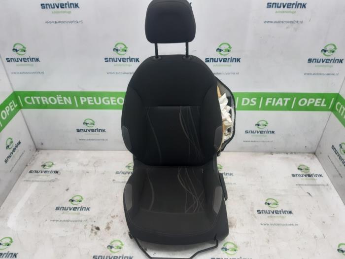 Stoel links van een Peugeot 208 I (CA/CC/CK/CL) 1.2 Vti 12V PureTech 82 2012