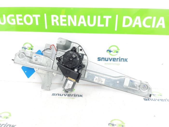 Ruitmechaniek 4Deurs rechts-voor van een Peugeot 208 I (CA/CC/CK/CL) 1.2 Vti 12V PureTech 82 2012