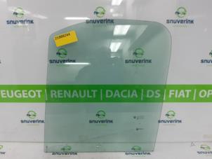 Gebruikte Deurruit 2Deurs links Renault Trafic New (FL) 2.0 dCi 16V 90 Prijs op aanvraag aangeboden door Snuverink Autodemontage