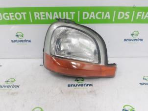 Gebruikte Rechter Koplamp Renault Kangoo (KC) 1.4 Prijs € 34,98 Margeregeling aangeboden door Snuverink Autodemontage