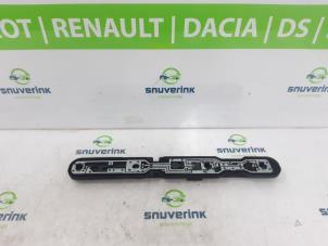 Gebruikte Printplaat Achterlicht links Renault Master IV (FV) 2.3 dCi 125 16V FWD Prijs op aanvraag aangeboden door Snuverink Autodemontage