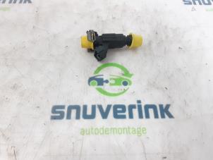 Gebruikte Injector (benzine injectie) Citroen C4 Cactus (0B/0P) 1.2 PureTech 82 12V Prijs € 22,49 Margeregeling aangeboden door Snuverink Autodemontage