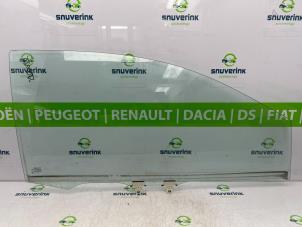 Gebruikte Deurruit 2Deurs rechts Renault Twingo II (CN) 1.2 16V Prijs € 40,00 Margeregeling aangeboden door Snuverink Autodemontage