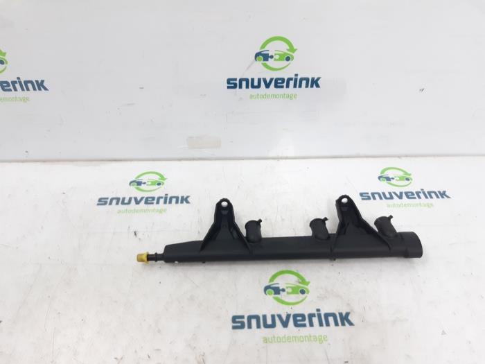 Gebruikte Verstuiver brug Citroen C4 Cactus (0B/0P) 1.2 PureTech 82 12V Prijs € 26,77 Margeregeling aangeboden door Snuverink Autodemontage