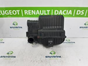 Gebruikte Luchtfilterhuis Citroen C4 Cactus (0B/0P) 1.2 PureTech 82 12V Prijs € 19,98 Margeregeling aangeboden door Snuverink Autodemontage
