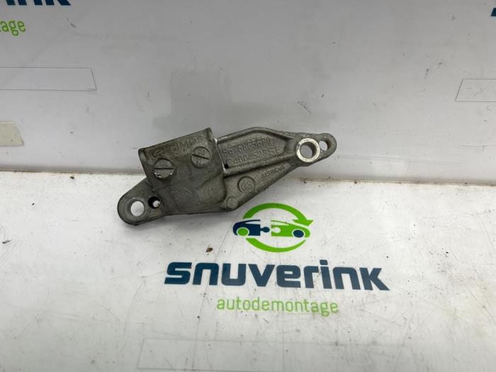 Gebruikte Dynamosteun boven Citroen C4 Cactus (0B/0P) 1.2 PureTech 82 12V Prijs € 10,33 Margeregeling aangeboden door Snuverink Autodemontage