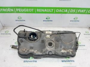 Gebruikte Brandstoftank Mini Mini (R56) 1.6 16V One Prijs € 75,00 Margeregeling aangeboden door Snuverink Autodemontage