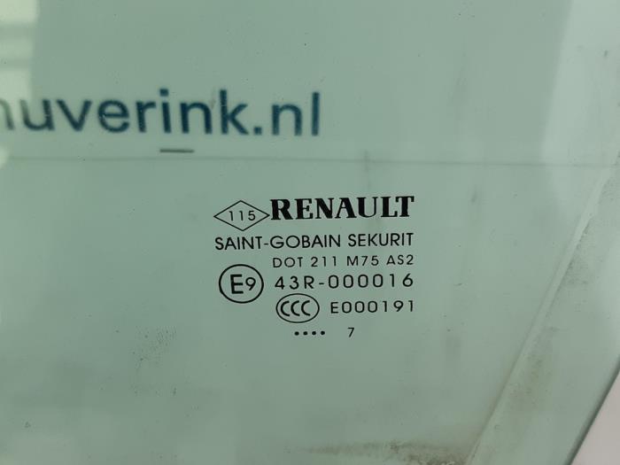 Portierruit 4Deurs links-voor van een Renault Megane IV Estate (RFBK) 1.2 Energy TCE 100 2017