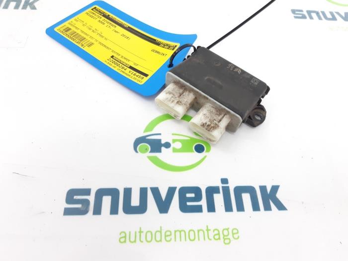 Gebruikte Computer Diversen Peugeot 5008 II (M4/MC/MJ/MR) 1.2 12V e-THP PureTech 130 Prijs € 76,48 Margeregeling aangeboden door Snuverink Autodemontage