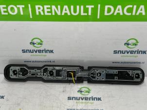 Gebruikte Printplaat Achterlicht links Renault Master IV (MA/MB/MC/MD/MH/MF/MG/MH) 2.3 dCi 135 16V FWD Prijs € 42,35 Inclusief btw aangeboden door Snuverink Autodemontage