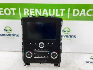 Gebruikte Display Interieur Renault Megane IV Estate (RFBK) 1.2 Energy TCE 100 Prijs € 330,00 Margeregeling aangeboden door Snuverink Autodemontage