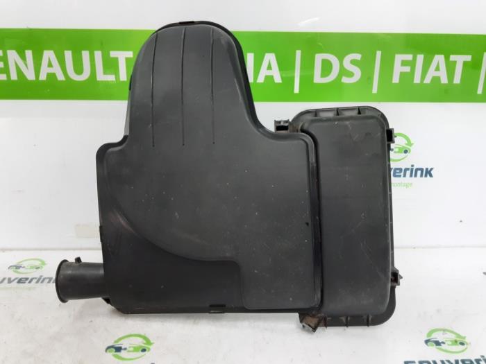 Gebruikte Luchtfilterhuis Peugeot 107 1.0 12V Prijs € 14,98 Margeregeling aangeboden door Snuverink Autodemontage