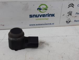 Gebruikte PDC Sensor Renault Clio IV (5R) 1.5 Energy dCi 90 FAP Prijs € 30,00 Margeregeling aangeboden door Snuverink Autodemontage