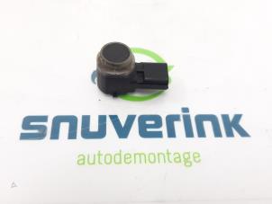 Gebruikte PDC Sensor Renault Clio IV (5R) 1.5 Energy dCi 90 FAP Prijs € 30,00 Margeregeling aangeboden door Snuverink Autodemontage