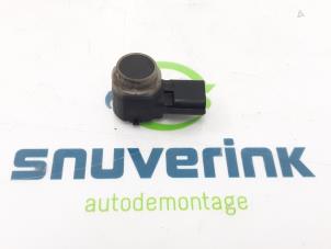 Gebruikte PDC Sensor Renault Clio IV (5R) 1.5 Energy dCi 90 FAP Prijs € 30,00 Margeregeling aangeboden door Snuverink Autodemontage