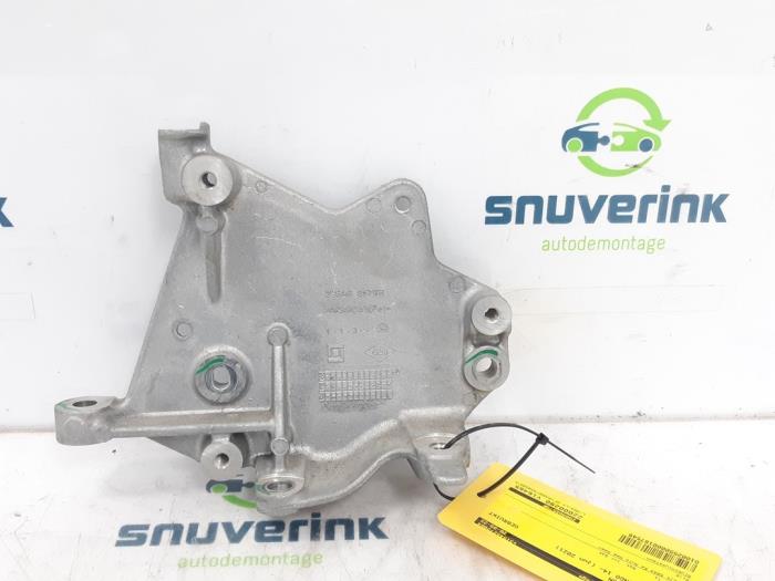 Gebruikte Dynamosteun boven Renault Twingo III (AH) ZE R80 Prijs € 34,98 Margeregeling aangeboden door Snuverink Autodemontage