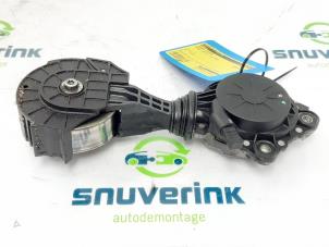 Gebruikte Spanrol Multiriem Peugeot 308 (4A/C) 1.6 VTI 16V Prijs € 25,00 Margeregeling aangeboden door Snuverink Autodemontage