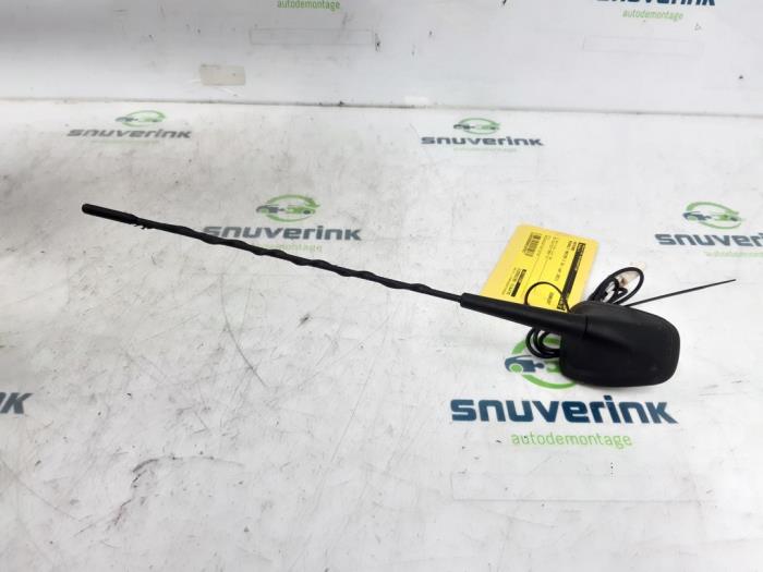 Antenne van een Renault Master IV (MA/MB/MC/MD/MH/MF/MG/MH) 2.3 dCi 135 16V FWD 2021