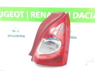 Gebruikte Achterlicht rechts Renault Twingo II (CN) 1.5 dCi 90 FAP Prijs € 45,00 Margeregeling aangeboden door Snuverink Autodemontage