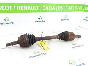 Gebruikte Steekas links-voor Renault Master III (FD/HD) 3.0 dCi 16V 140 Prijs € 108,90 Inclusief btw aangeboden door Snuverink Autodemontage
