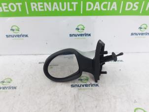 Gebruikte Spiegel Buiten links Renault Twingo II (CN) 1.2 Prijs € 24,99 Margeregeling aangeboden door Snuverink Autodemontage