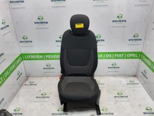 Gebruikte Voorstoel links Renault Captur (2R) 0.9 Energy TCE 12V Prijs € 135,00 Margeregeling aangeboden door Snuverink Autodemontage