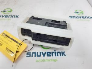 Gebruikte Kaartlezer (slot) Renault Captur (2R) 0.9 Energy TCE 12V Prijs € 14,98 Margeregeling aangeboden door Snuverink Autodemontage