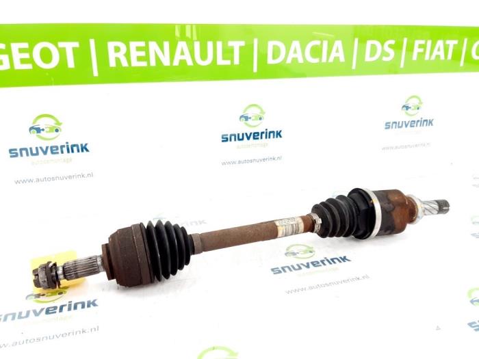 Gebruikte Aandrijfas links-voor Dacia Logan MCV III/Sandero Wagon (SD07) 0.9 TCe 90 12V Prijs € 81,66 Inclusief btw aangeboden door Snuverink Autodemontage