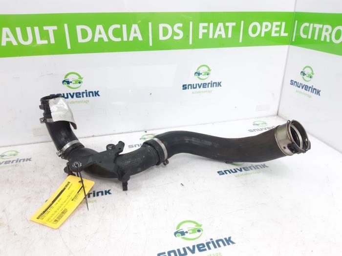 Gebruikte Intercooler Slang Dacia Logan MCV III/Sandero Wagon (SD07) 0.9 TCe 90 12V Prijs € 32,38 Inclusief btw aangeboden door Snuverink Autodemontage