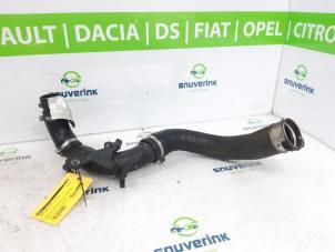 Gebruikte Intercooler Slang Dacia Logan MCV III/Sandero Wagon (SD07) 0.9 TCe 90 12V Prijs € 38,10 Inclusief btw aangeboden door Snuverink Autodemontage