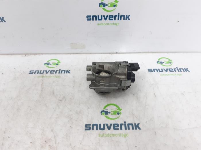 Gebruikte Gasklephuis Renault Kangoo (KC) 1.2 16V Prijs € 85,49 Margeregeling aangeboden door Snuverink Autodemontage