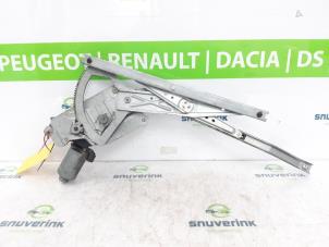 Gebruikte Ruitmechaniek 2Deurs rechts-voor Renault Megane (EA) 1.6 16V Sport Prijs € 60,00 Margeregeling aangeboden door Snuverink Autodemontage