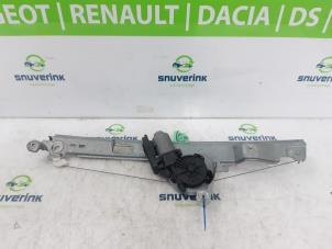 Gebruikte Ruitmechaniek 4Deurs links-voor Renault Scénic II (JM) 1.6 16V Prijs € 45,00 Margeregeling aangeboden door Snuverink Autodemontage