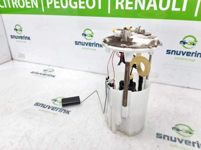Gebruikte Tank element Pomp Opel Vivaro 1.6 CDTi BiTurbo 145 Prijs € 76,23 Inclusief btw aangeboden door Snuverink Autodemontage