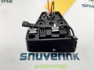 Gebruikte Cabriodak vergrendelslot Renault Megane II CC (EM) 1.6 16V Prijs € 62,99 Margeregeling aangeboden door Snuverink Autodemontage