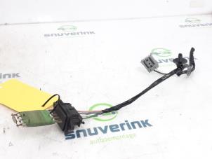 Gebruikte Kachel Weerstand Renault Twingo III (AH) 1.0 SCe 70 12V Prijs € 30,00 Margeregeling aangeboden door Snuverink Autodemontage