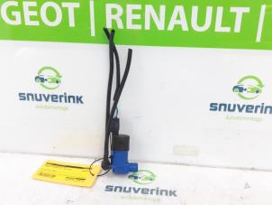 Gebruikte Ruitensproeierpomp voor Renault Twingo III (AH) ZE R80 Prijs op aanvraag aangeboden door Snuverink Autodemontage
