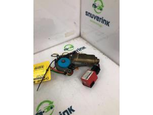 Gebruikte Schuifdak Motor Renault Scenic Prijs € 50,00 Margeregeling aangeboden door Snuverink Autodemontage