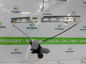 Gebruikte Ruitmechaniek 4Deurs rechts-voor Suzuki Swift (ZA/ZC/ZD) 1.2 16V Prijs € 60,00 Margeregeling aangeboden door Snuverink Autodemontage