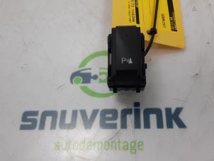 Gebruikte PDC Schakelaar Renault Twingo III (AH) 1.0 SCe 70 12V Prijs op aanvraag aangeboden door Snuverink Autodemontage